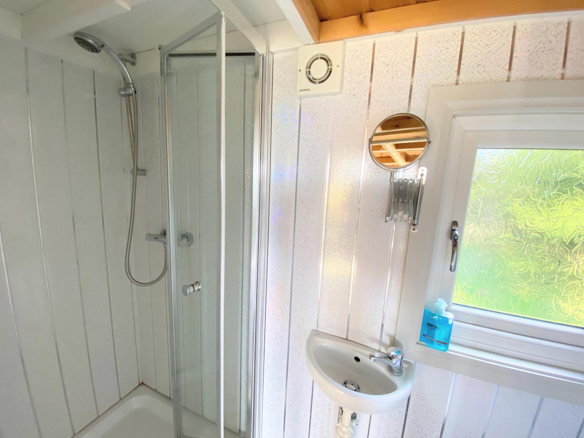 Villa Blair Tiny House With Private Hot Tub - Fife - Loch Leven - Lomond Hills Dunfermline Exterior foto